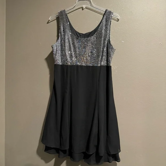 Molly Malloy | Dresses | Molly Malloy Evening Sleeveless Sequin Dress Size  8 | Poshmark